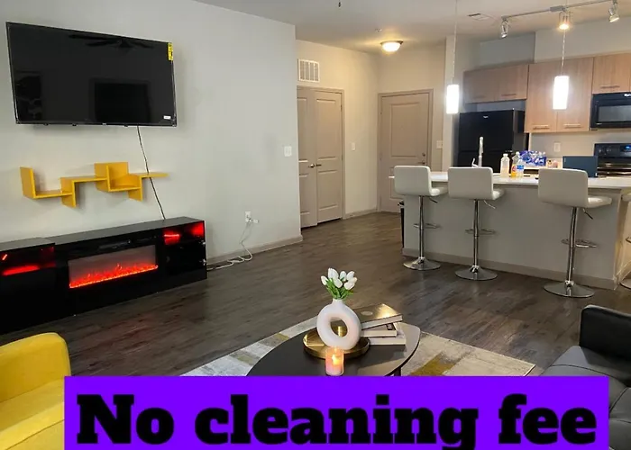 Downtown Luxury Apartment With Free Parking Space